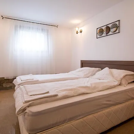 Guest Trigor מלון סנט קונסטנטין והלנה