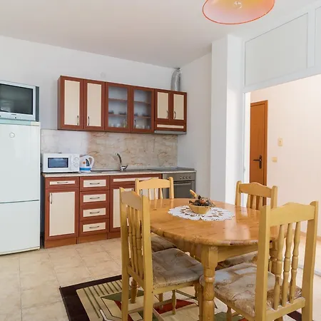 Guest Trigor * סנט קונסטנטין והלנה